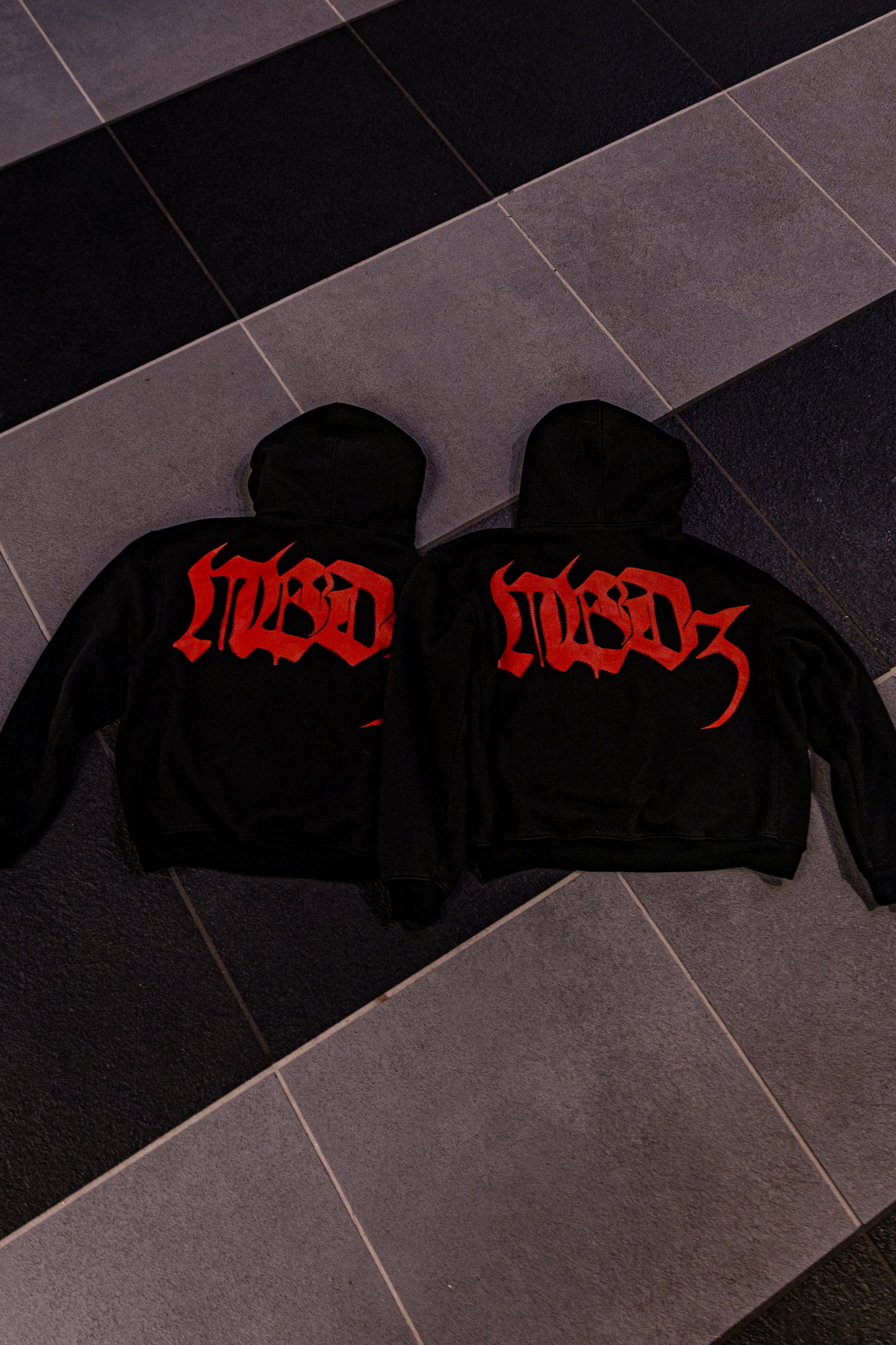 BLACK HOODIE OVERSIZED